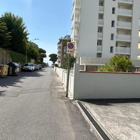 Nevada A Pochi Passi Dal Mare Da Agenzia Colla *